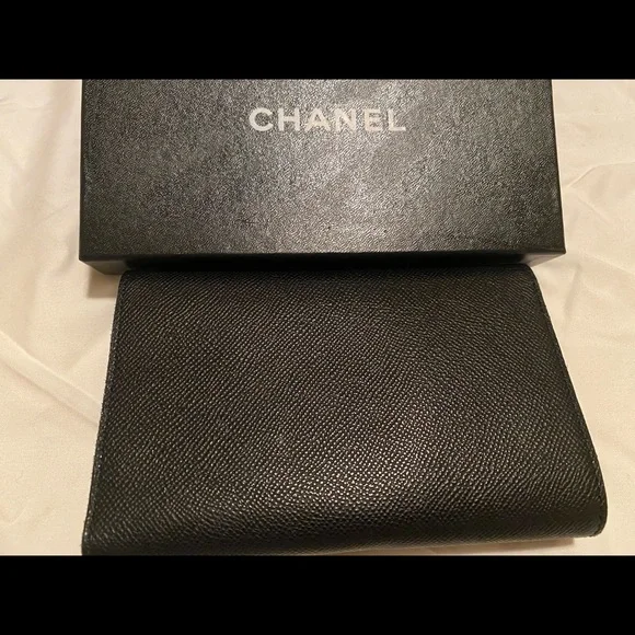 Authentic Chanel semi clutch wallet, authentic - Picture 8 of 16
